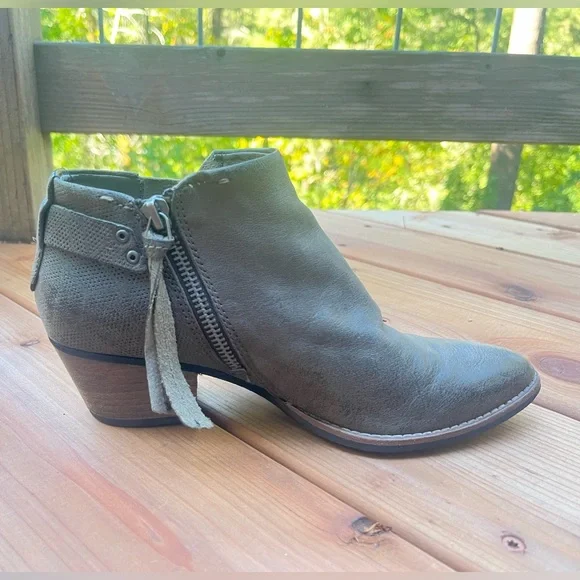 Dolce Vita brown leather ankle booties - Picture 7 of 9